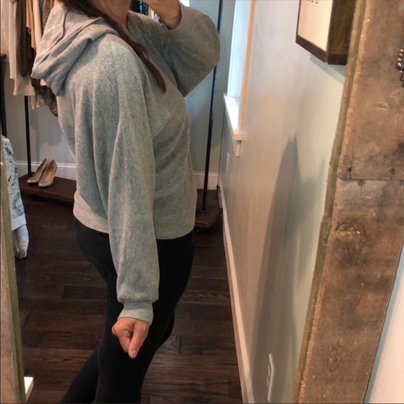 Project social T Out from under small hooded top - Picture 3 of 4